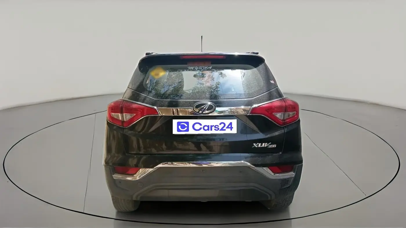2021 Mahindra XUV300 W6 1.2 PETROL, Petrol, Manual, 56,857 km, exterior