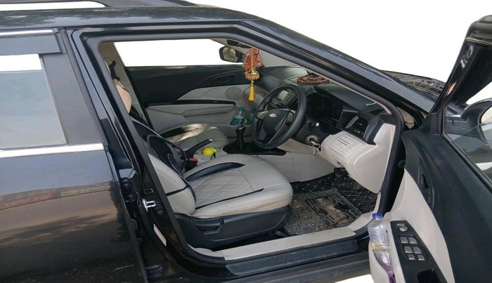 2021 Mahindra XUV300 W6 1.2 PETROL, Petrol, Manual, 56,857 km, interior