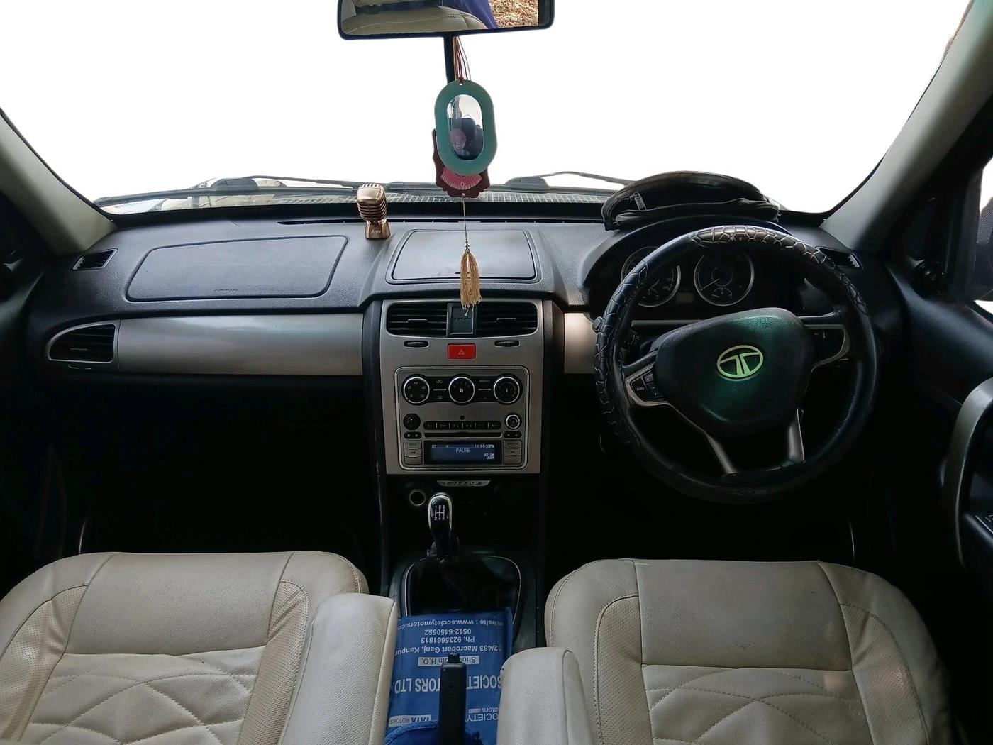 2015 Tata Safari Storme 2.2 VX 4X2, Diesel, Manual, 99,738 km, interior