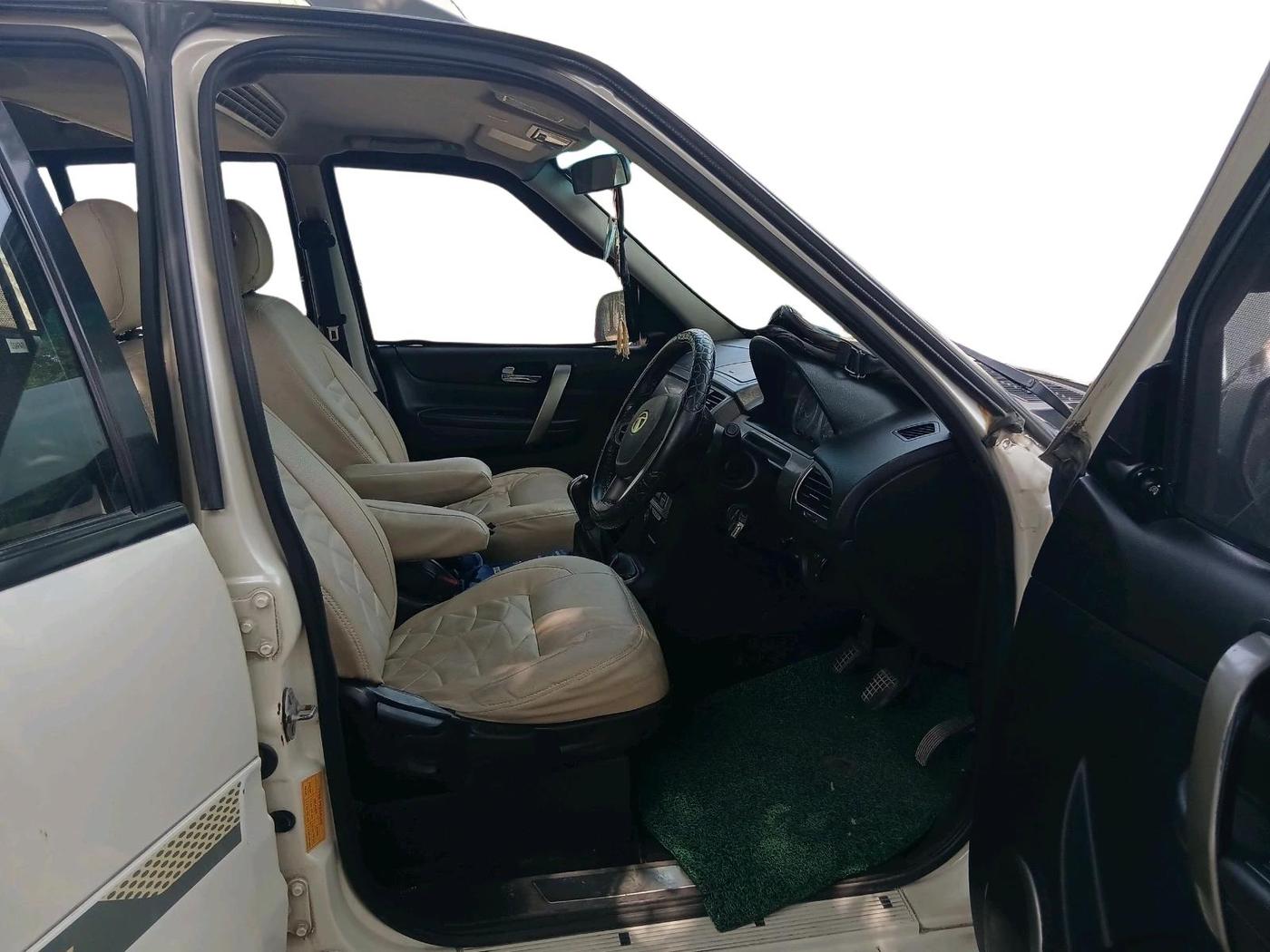 2015 Tata Safari Storme 2.2 VX 4X2, Diesel, Manual, 99,738 km, interior