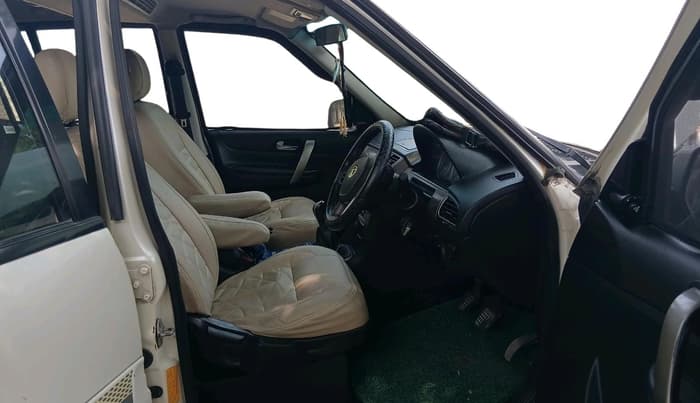2015 Tata Safari Storme 2.2 VX 4X2, Diesel, Manual, 99,738 km, interior