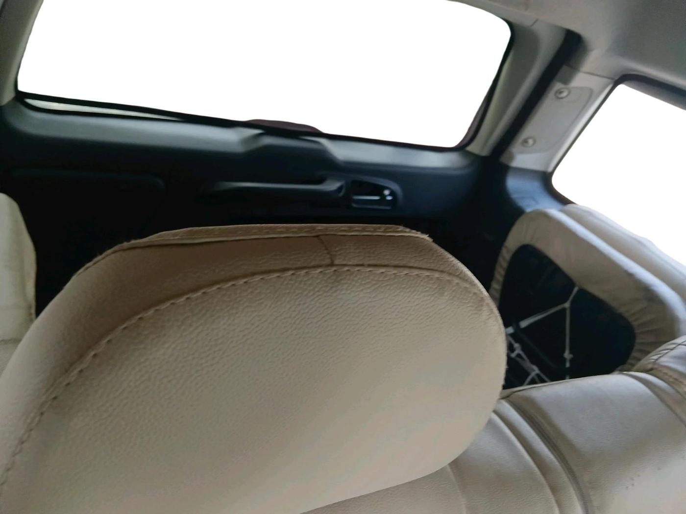 2015 Tata Safari Storme 2.2 VX 4X2, Diesel, Manual, 99,738 km, interior