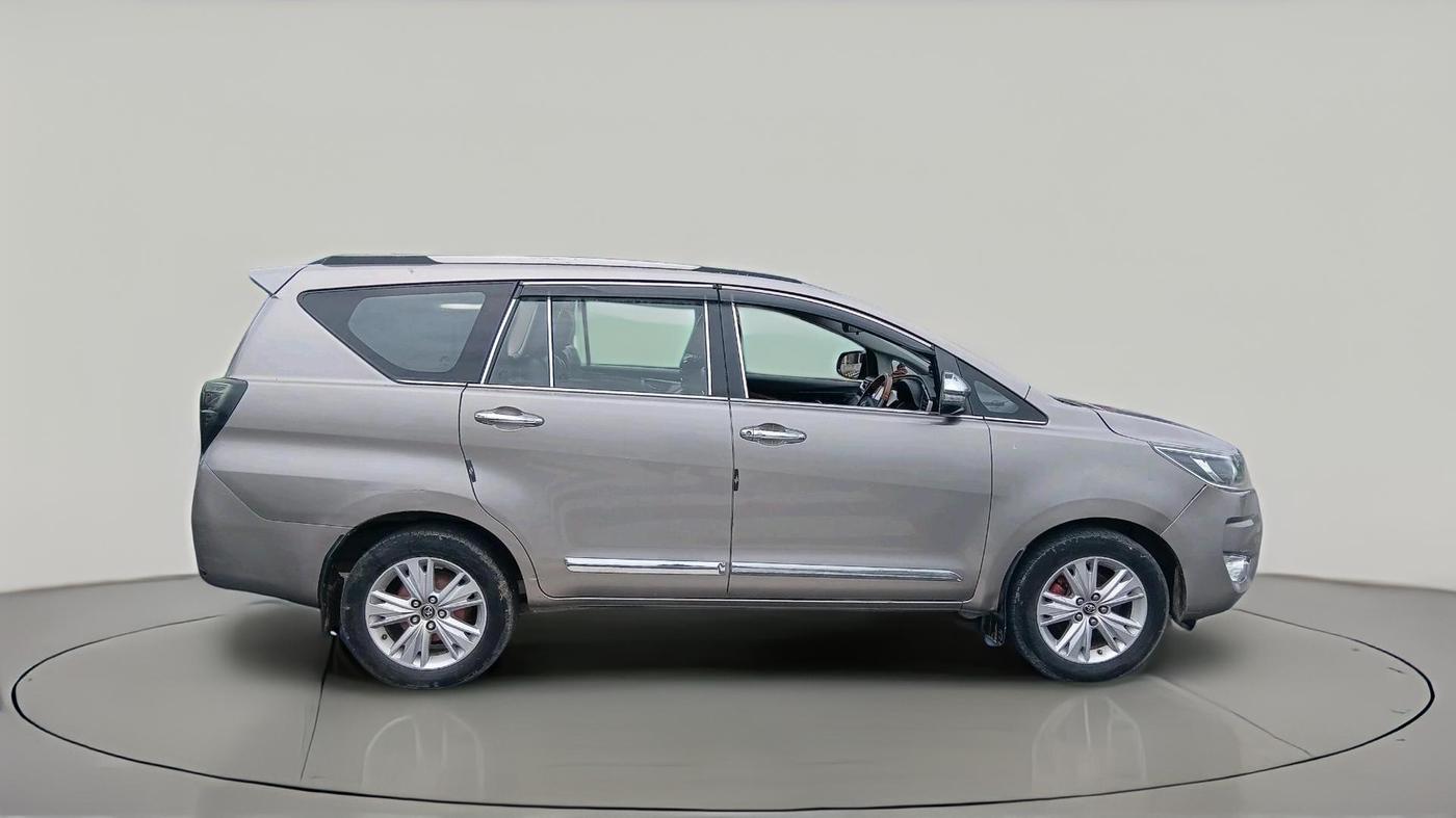2017 Toyota Innova Crysta 2.4 ZX 7 STR, Diesel, Manual, 1,85,983 km, exterior