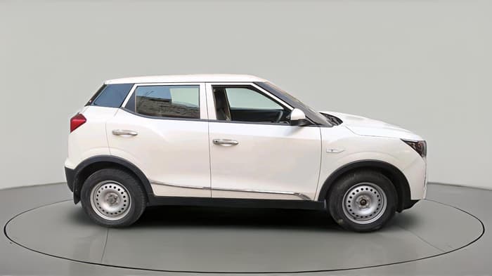 2022 Mahindra XUV300 W4 1.2 PETROL, Petrol, Manual, 45,558 km, exterior