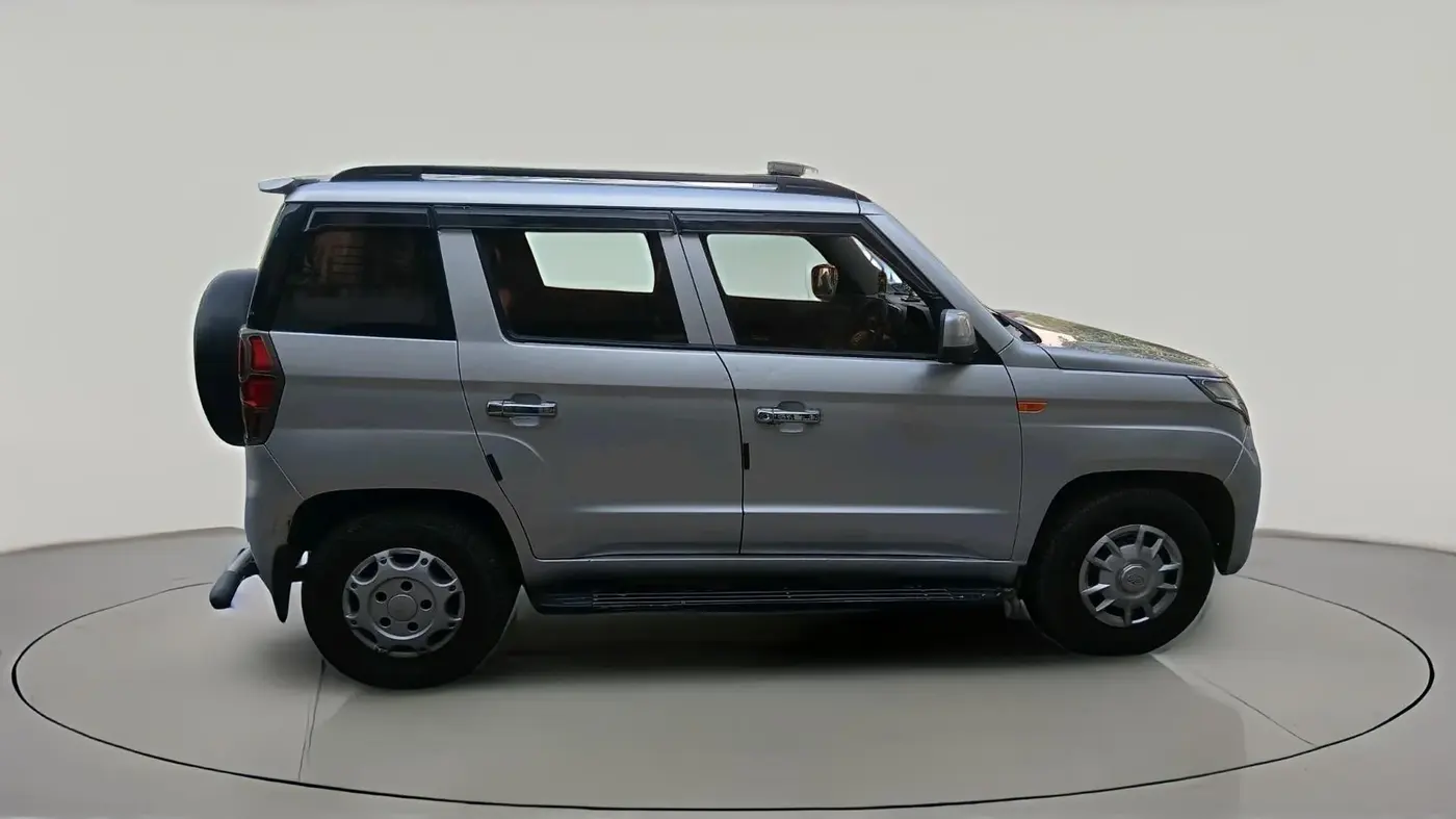 2017 Mahindra TUV300 T6 PLUS, Diesel, Manual, 1,98,818 km, exterior