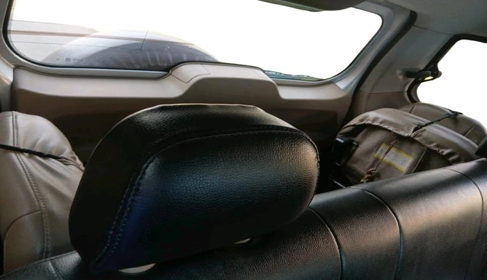 2017 Mahindra TUV300 T6 PLUS, Diesel, Manual, 1,98,818 km, interior