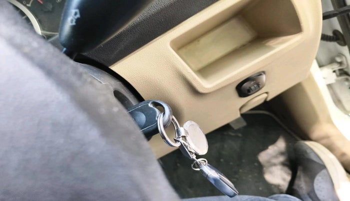 2013 Chevrolet Enjoy 1.3 LS 8 STR, Diesel, Manual, 1,25,550 km, interior