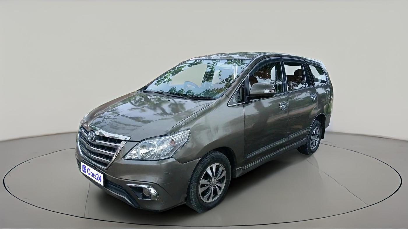2015 Toyota Innova 2.5 VX 8 STR, Diesel, Manual, 2,54,720 km, exterior