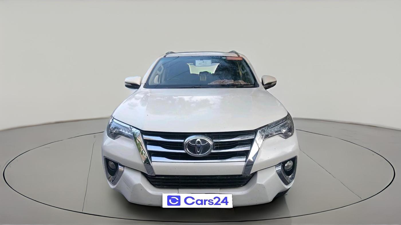 2017 Toyota Fortuner 2.8 4X2 MT, Diesel, Manual, 2,51,308 km, exterior