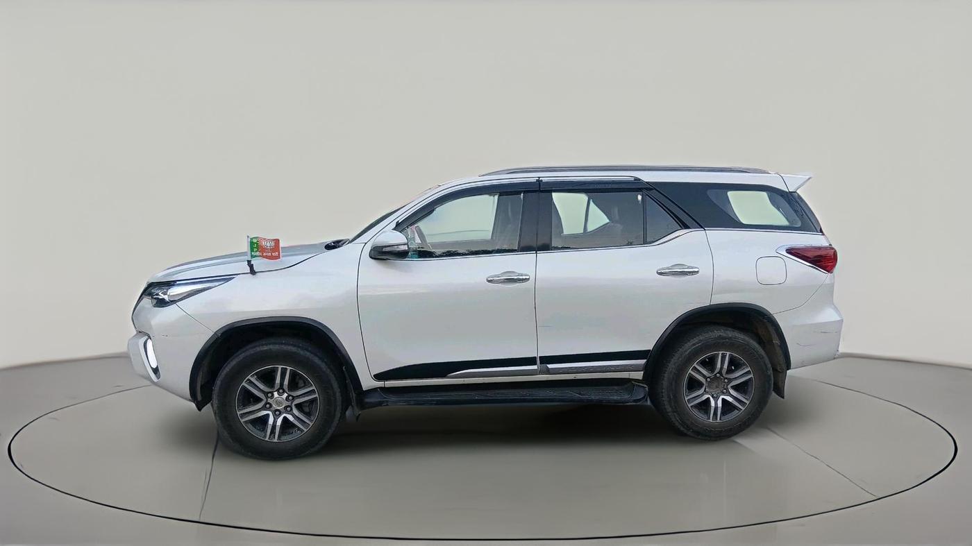 2017 Toyota Fortuner 2.8 4X2 MT, Diesel, Manual, 2,51,308 km, exterior