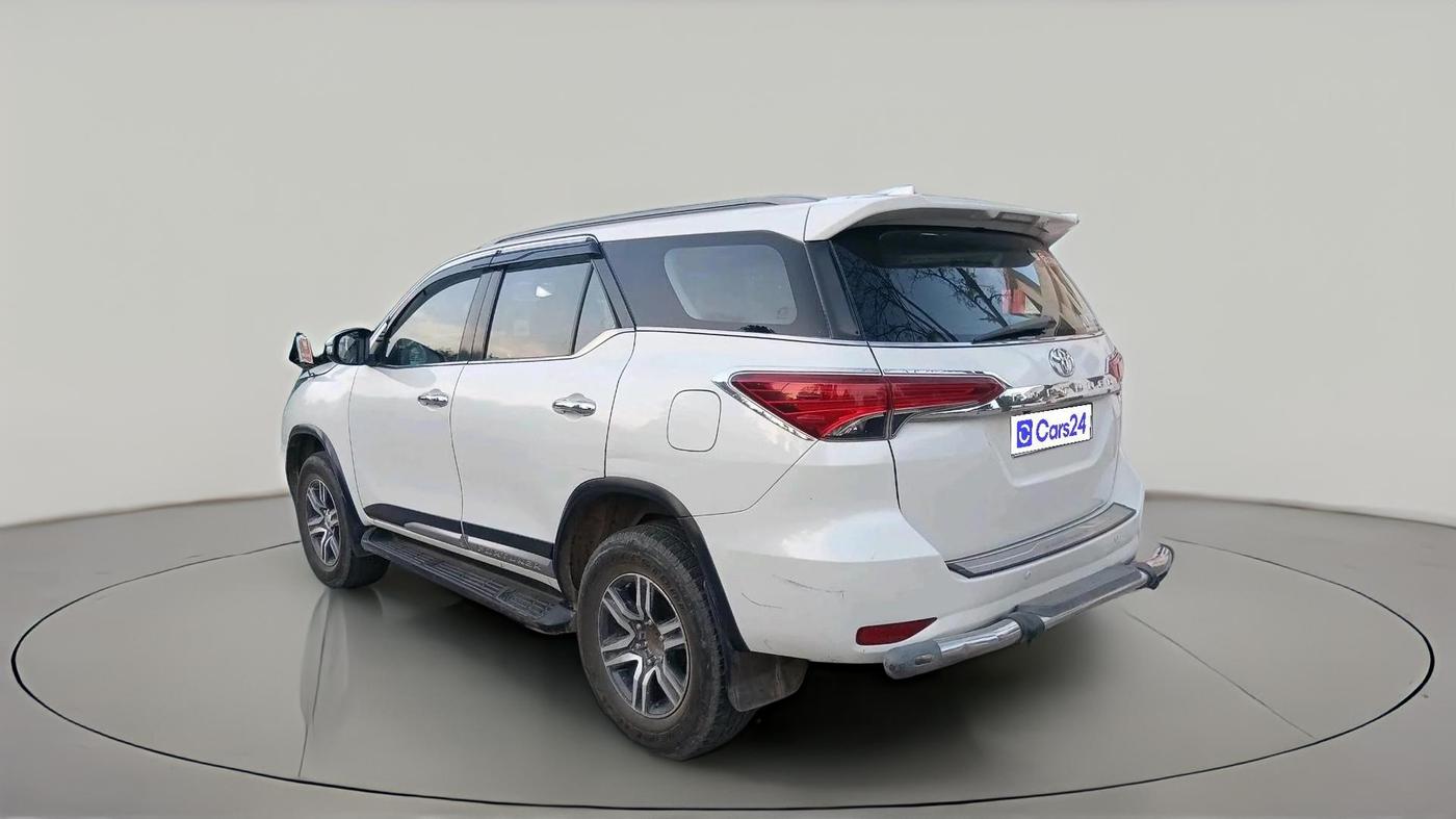 2017 Toyota Fortuner 2.8 4X2 MT, Diesel, Manual, 2,51,308 km, exterior