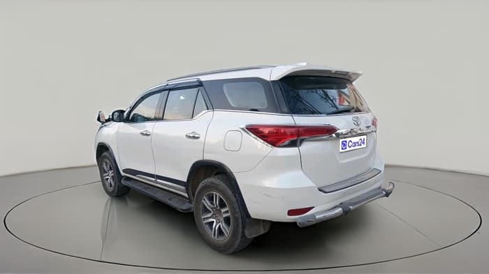2017 Toyota Fortuner 2.8 4X2 MT, Diesel, Manual, 2,51,308 km, exterior