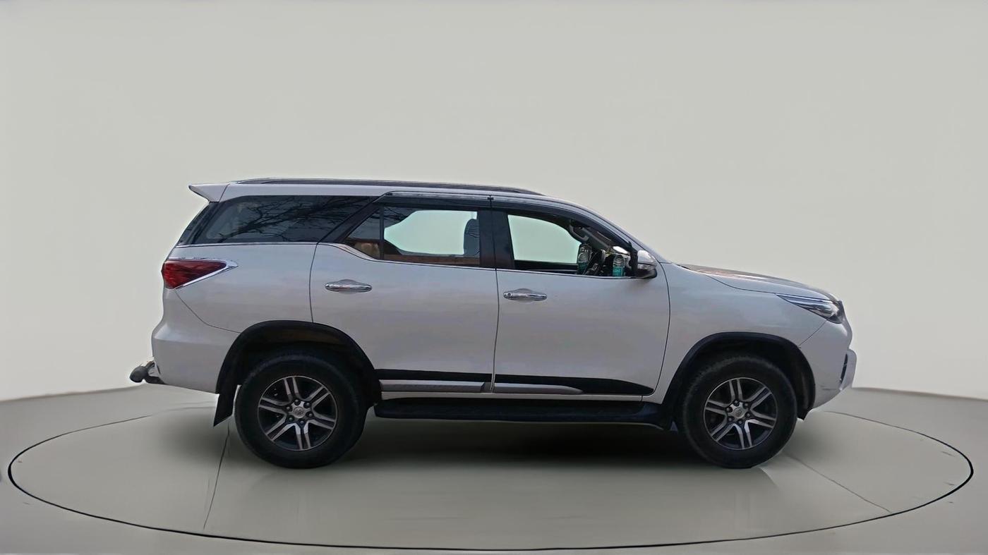 2017 Toyota Fortuner 2.8 4X2 MT, Diesel, Manual, 2,51,308 km, exterior