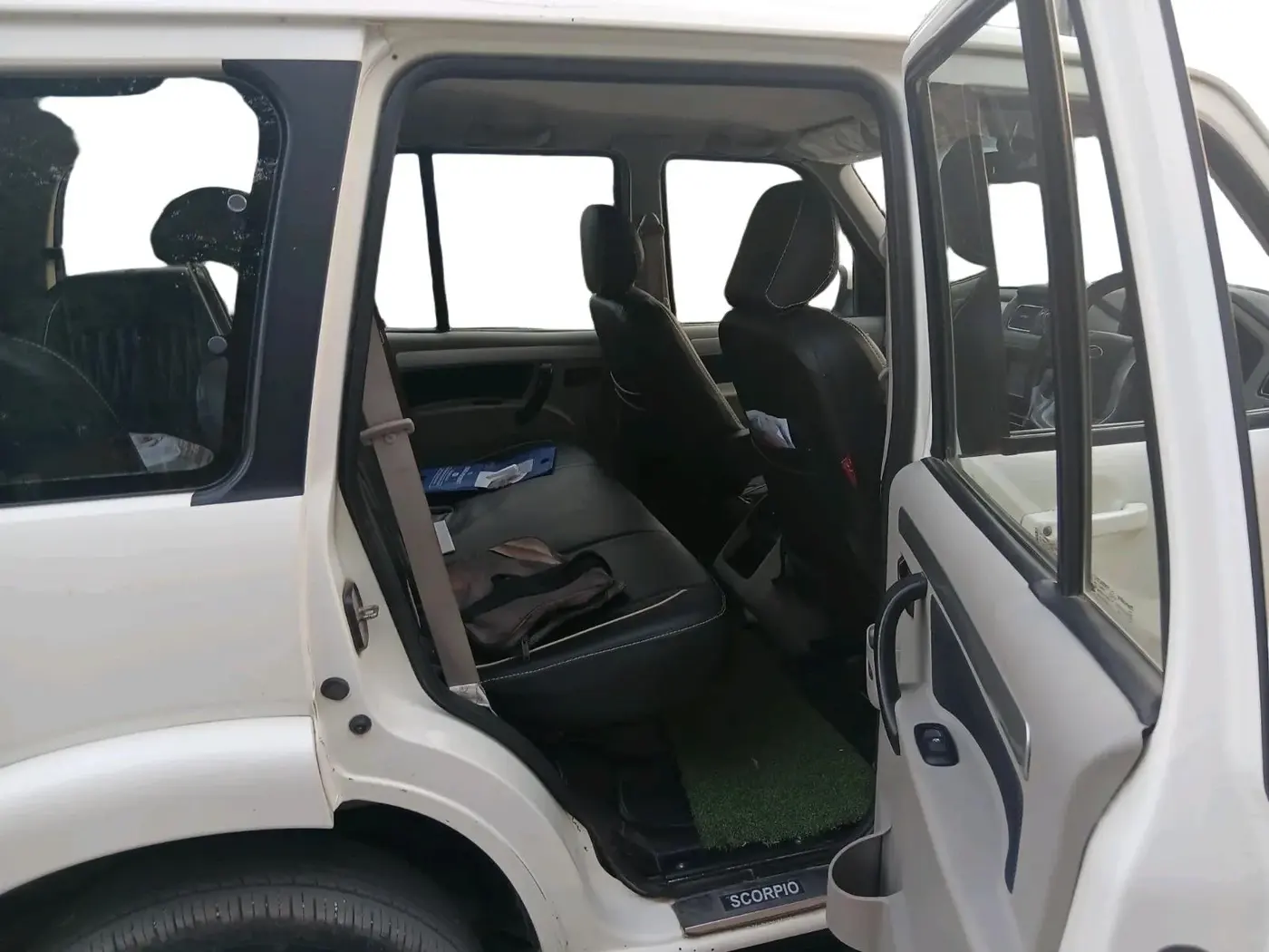 2018 Mahindra Scorpio S11 2WD, Diesel, Manual, 2,52,754 km, interior