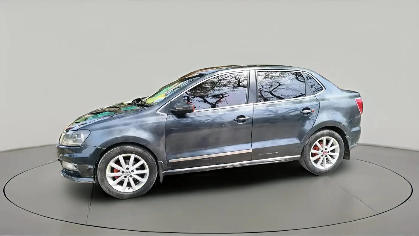 2017 Volkswagen Ameo HIGHLINE1.5L, Diesel, Manual, 1,65,755 km, exterior