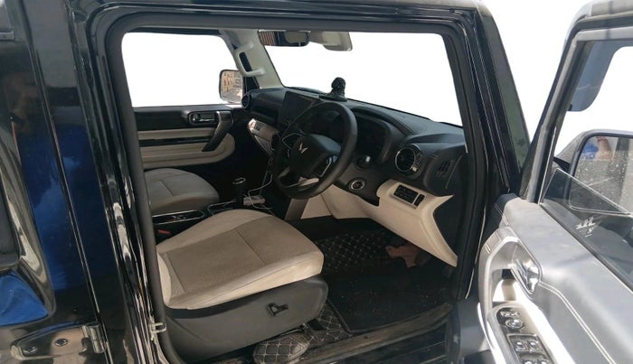 2024 Mahindra Thar Roxx  AX7 L Diesel MT 2WD, Diesel, Manual, 14,649 km, interior