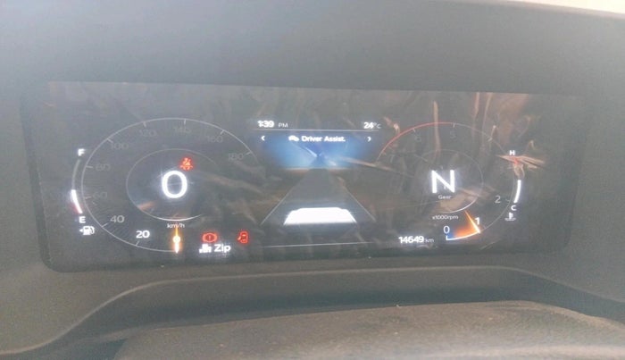 2024 Mahindra Thar Roxx  AX7 L Diesel MT 2WD, Diesel, Manual, 14,649 km, interior