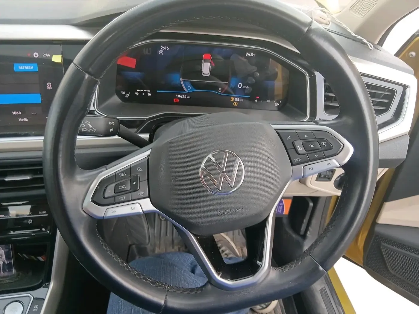 2023 Volkswagen VIRTUS TOPLINE TSI 1.0 MT, Petrol, Manual, 19,424 km, interior