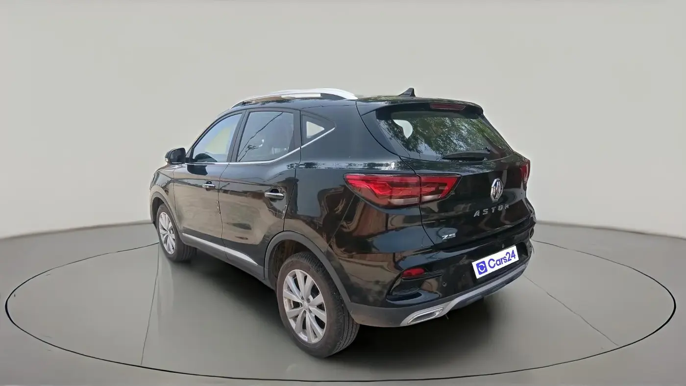 2024 MG ASTOR Shine 1.5 MT (Ivory), Petrol, Manual, 11,537 km, exterior