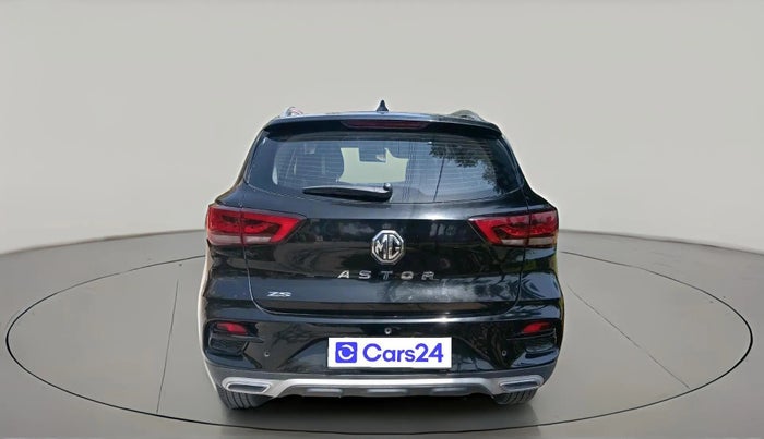2024 MG ASTOR Shine 1.5 MT (Ivory), Petrol, Manual, 11,537 km, exterior