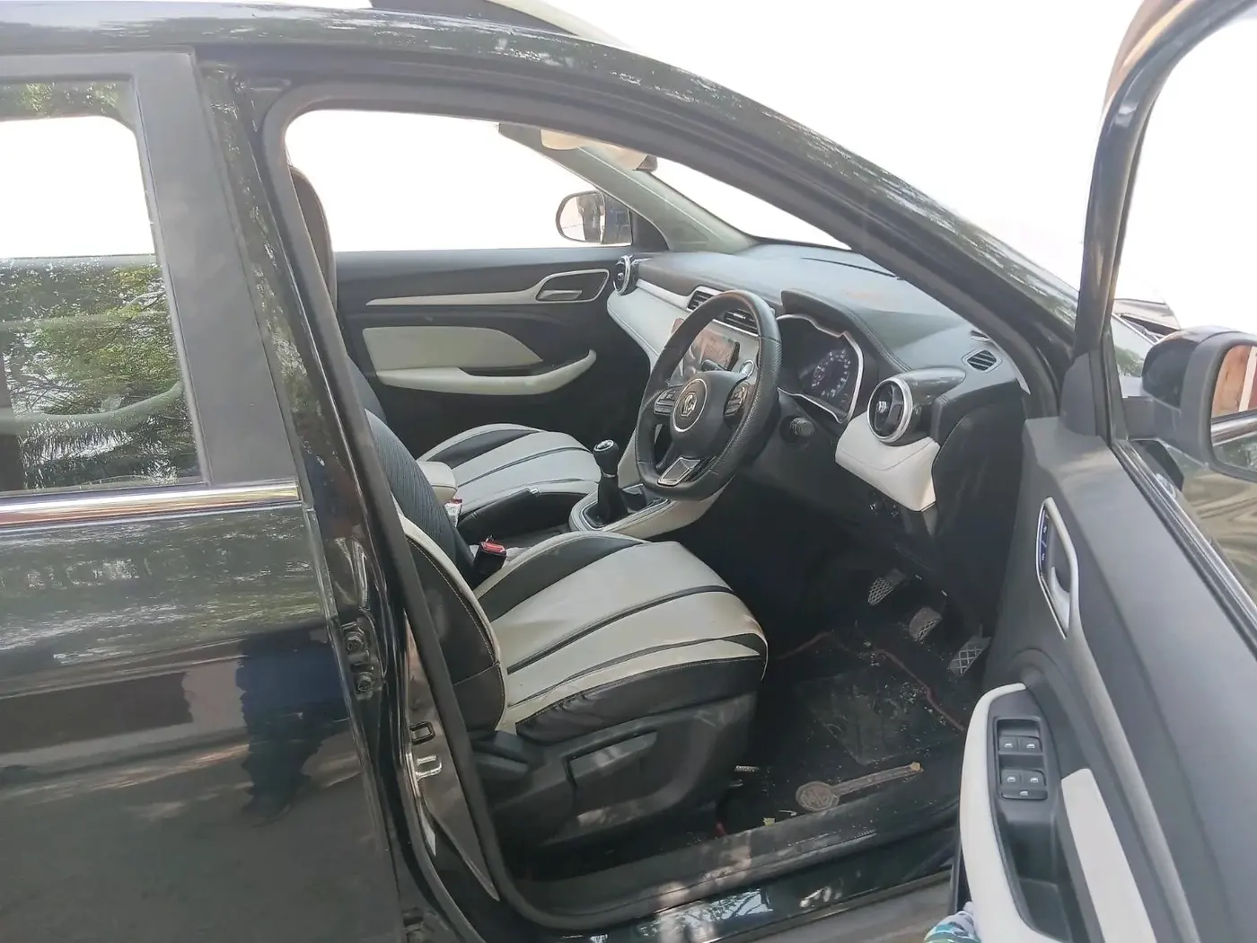 2024 MG ASTOR Shine 1.5 MT (Ivory), Petrol, Manual, 11,537 km, interior
