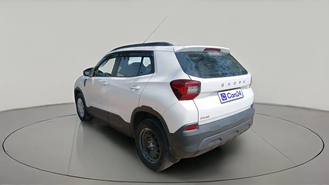 2025 Skoda KUSHAQ Classic 1.0L TSI, Petrol, Manual, 17,384 km, exterior