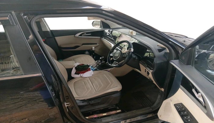 2022 KIA CARENS LUXURY PLUS 1.5 DIESEL 7 STR, Diesel, Manual, 1,56,977 km, interior
