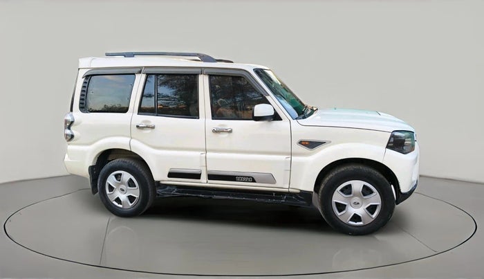 2015 Mahindra Scorpio S6 PLUS, Diesel, Manual, 94,785 km, exterior