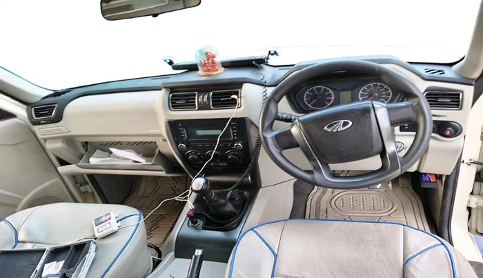2015 Mahindra Scorpio S6 PLUS, Diesel, Manual, 94,785 km, interior