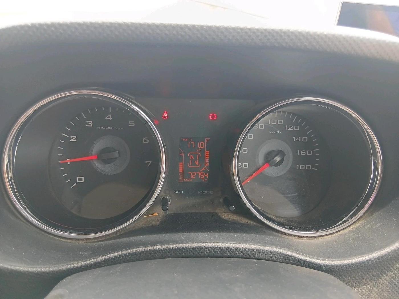 2017 Mahindra TUV300 T8 AMT, Diesel, Automatic, 72,754 km, interior