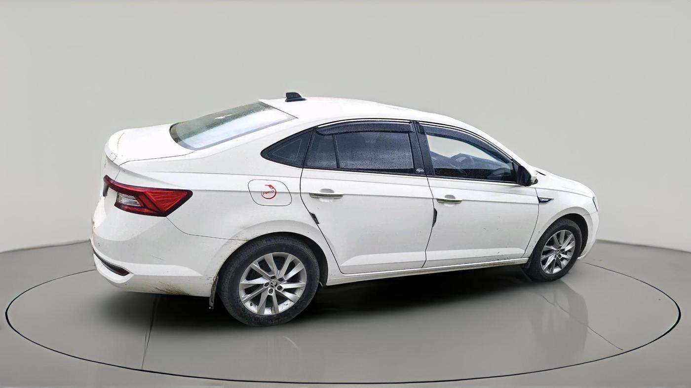2025 Skoda SLAVIA Signature 1.0L TSI MT, Petrol, Manual, 15,950 km, exterior