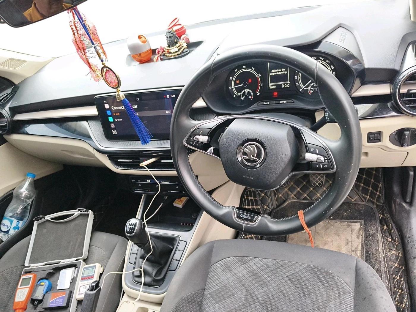 2025 Skoda SLAVIA Signature 1.0L TSI MT, Petrol, Manual, 15,950 km, interior