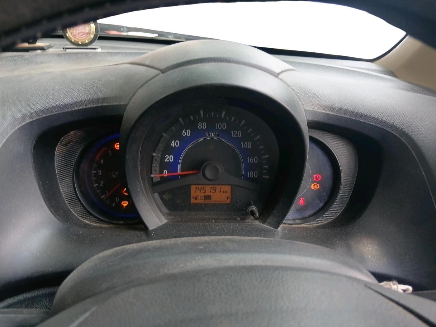 2014 Honda Mobilio 1.5L I-DTEC V, Diesel, Manual, 1,45,191 km, interior
