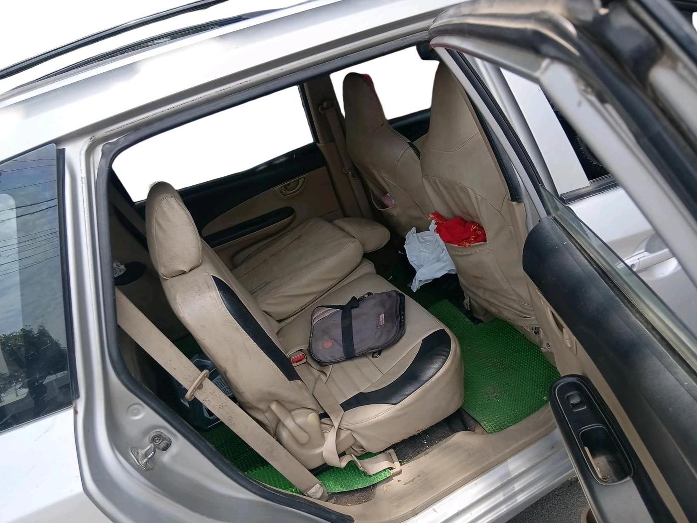 2014 Honda Mobilio 1.5L I-DTEC V, Diesel, Manual, 1,45,191 km, interior