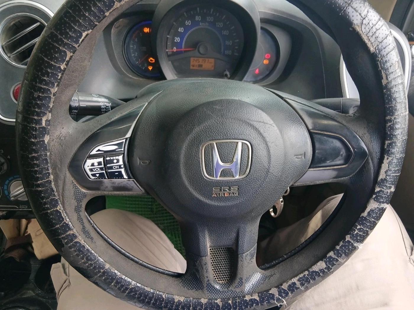 2014 Honda Mobilio 1.5L I-DTEC V, Diesel, Manual, 1,45,191 km, interior