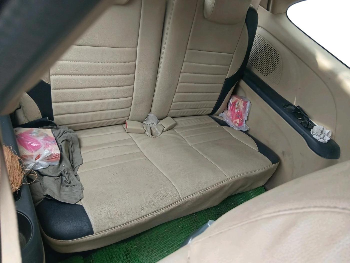 2014 Honda Mobilio 1.5L I-DTEC V, Diesel, Manual, 1,45,191 km, interior