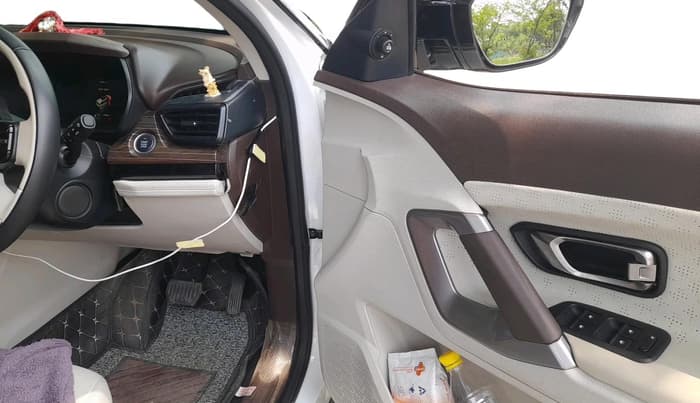 2024 Tata Safari ACCOMPLISHED PLUS DUAL TONE AT, Diesel, Automatic, 17,565 km, interior