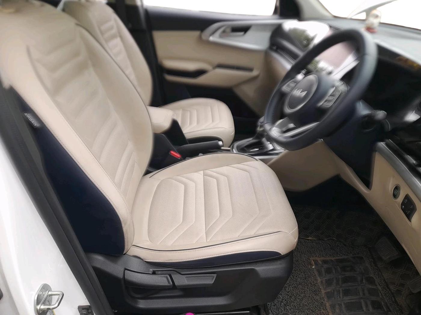 2023 KIA CARENS  LUXURY (O)1.5 TURBO DCT 7 STR, Petrol, Automatic, 6,009 km, interior