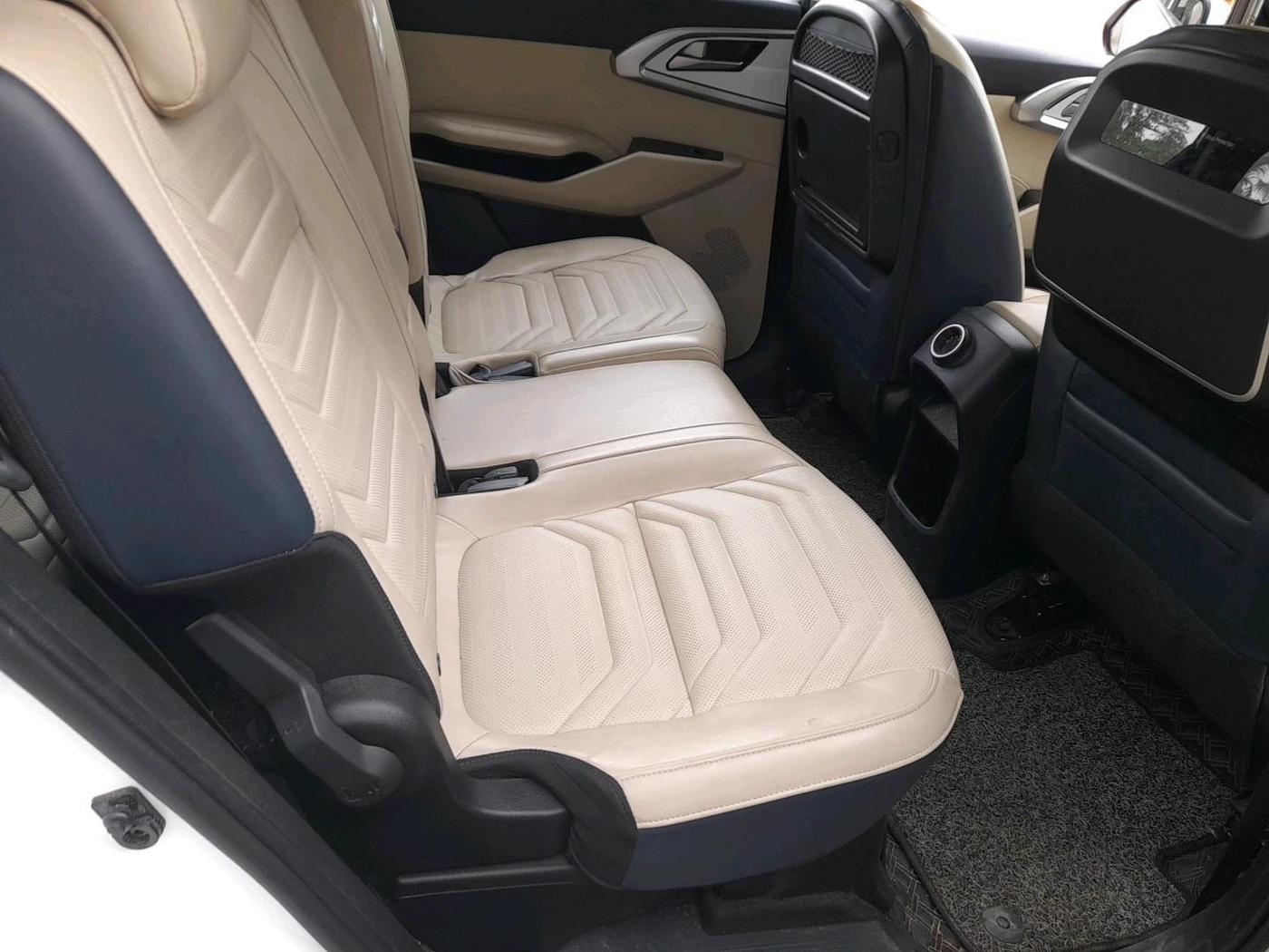 2023 KIA CARENS  LUXURY (O)1.5 TURBO DCT 7 STR, Petrol, Automatic, 6,009 km, interior