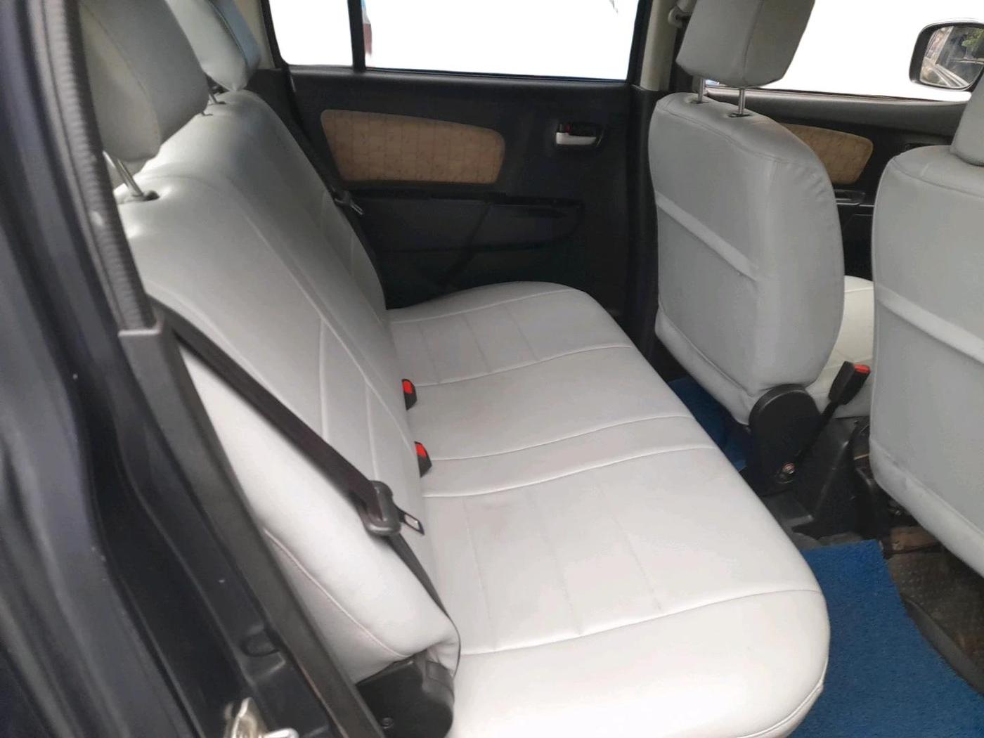 2018 Maruti Wagon R 1.0 VXI, Petrol, Manual, 57,699 km, interior