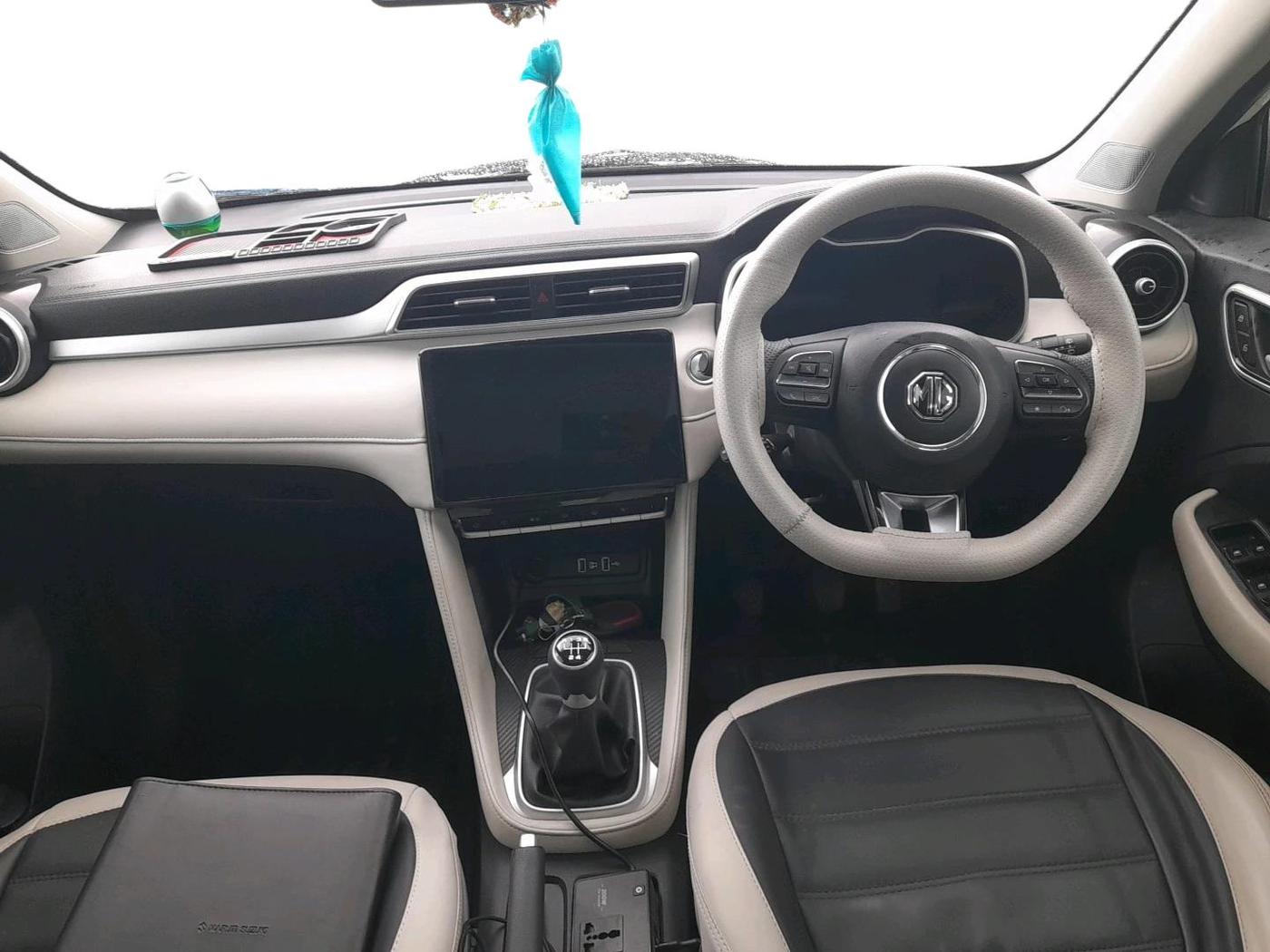 2024 MG ASTOR Select 1.5 MT (Ivory), Petrol, Manual, 14,491 km, interior