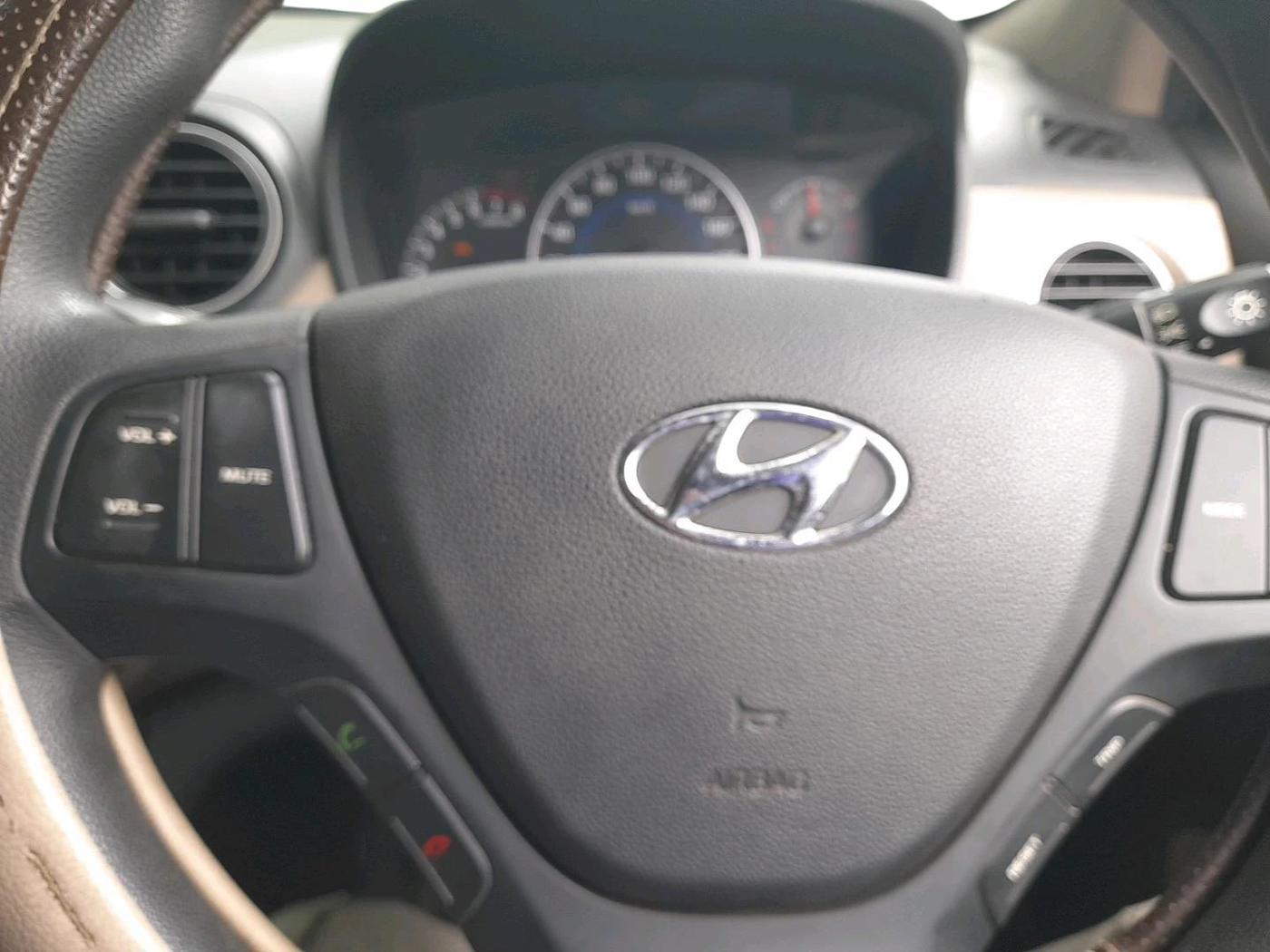 2016 Hyundai Grand i10 SPORTZ 1.2 KAPPA VTVT, Petrol, Manual, 34,001 km, interior