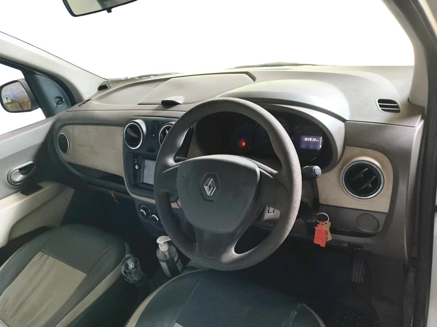 2017 Renault Lodgy 85 PS RXE 8 STR, Diesel, Manual, 1,65,912 km, interior