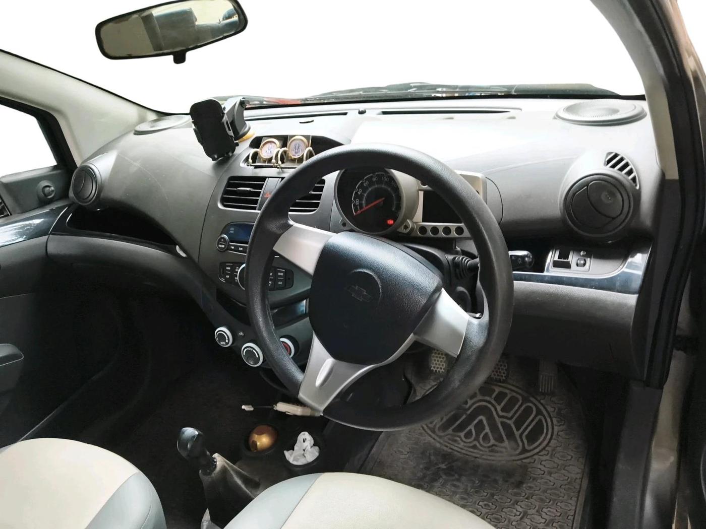 2011 Chevrolet Beat LT PETROL, Petrol, Manual, 33,089 km, interior
