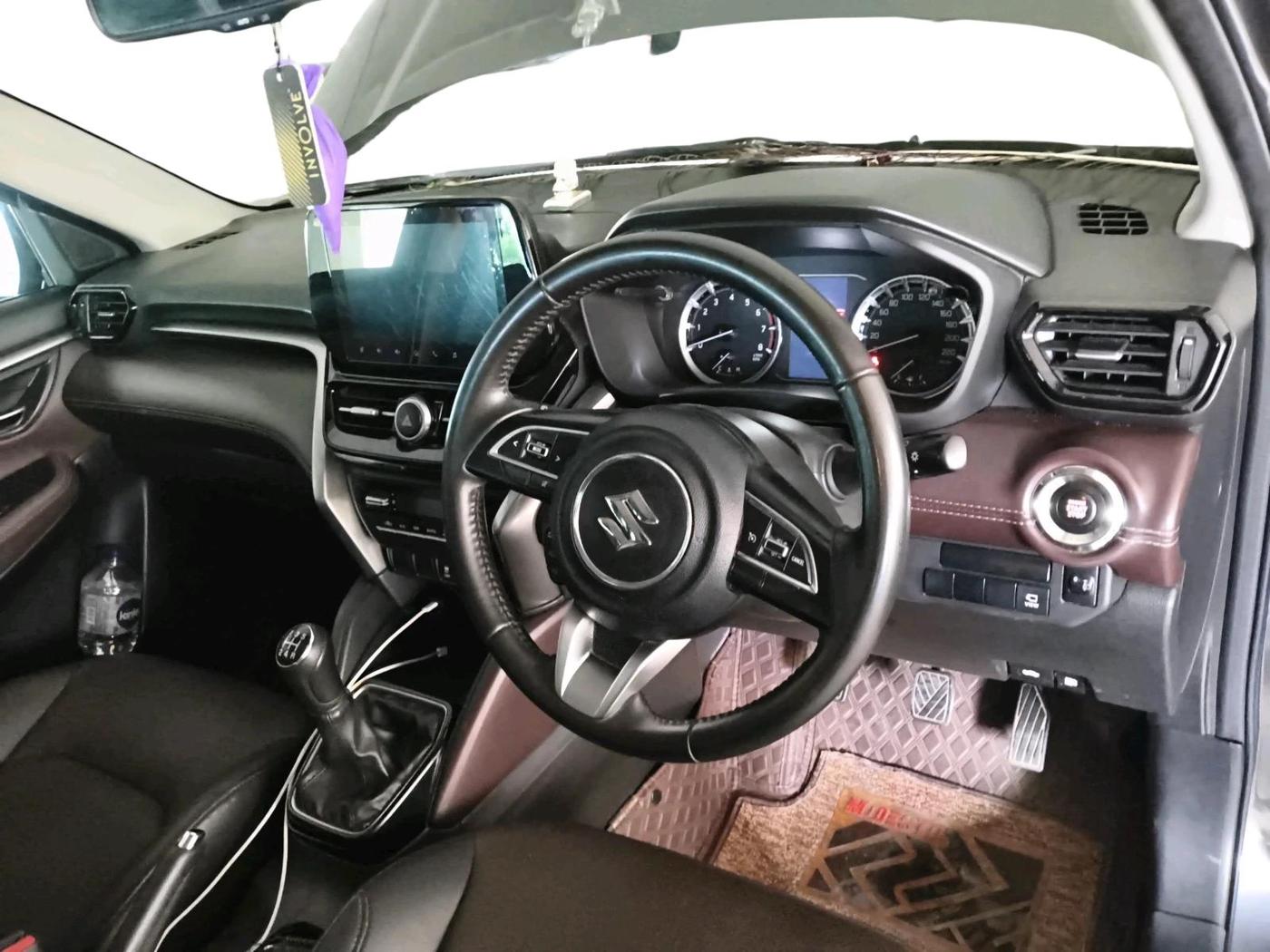 2023 Maruti Grand Vitara ALPHA SMART HYBRID, Petrol, Manual, 28,077 km, interior
