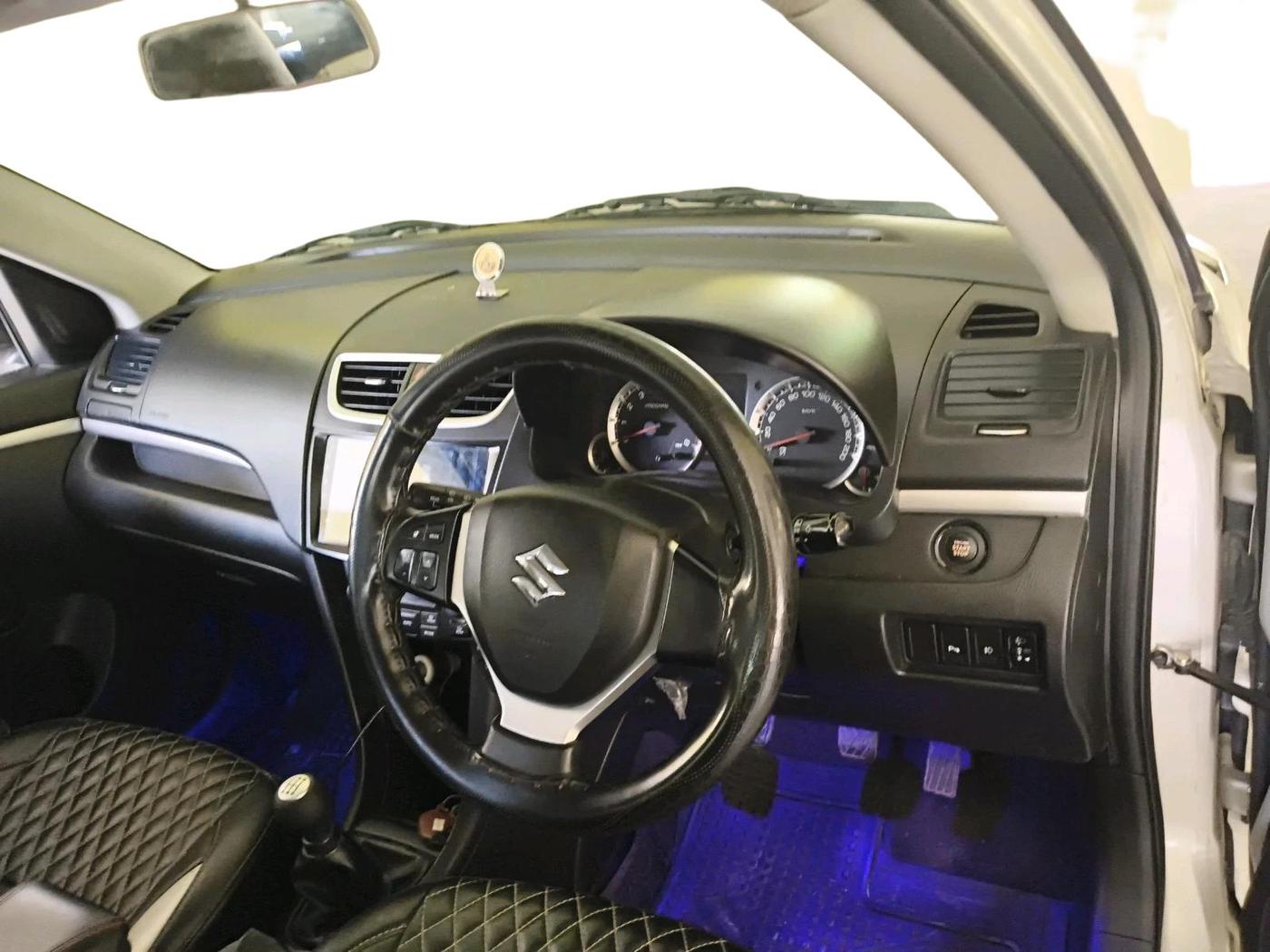 2016 Maruti Swift ZXI, Petrol, Manual, 42,966 km, interior