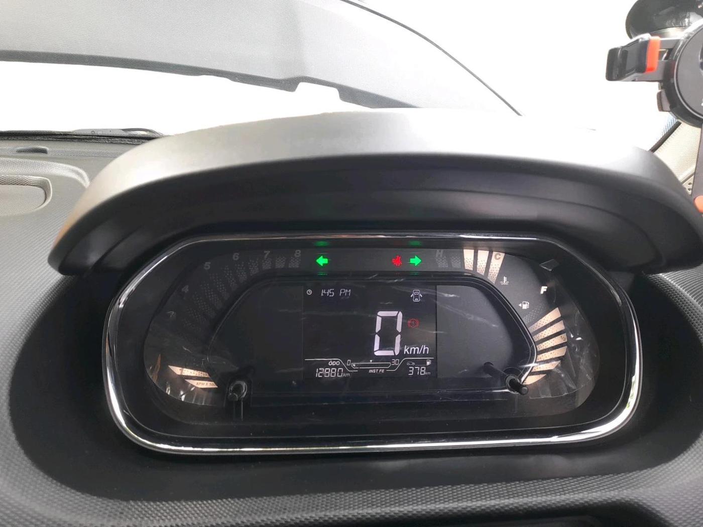 2023 Tata Tiago XT PETROL, Petrol, Manual, 12,880 km, interior