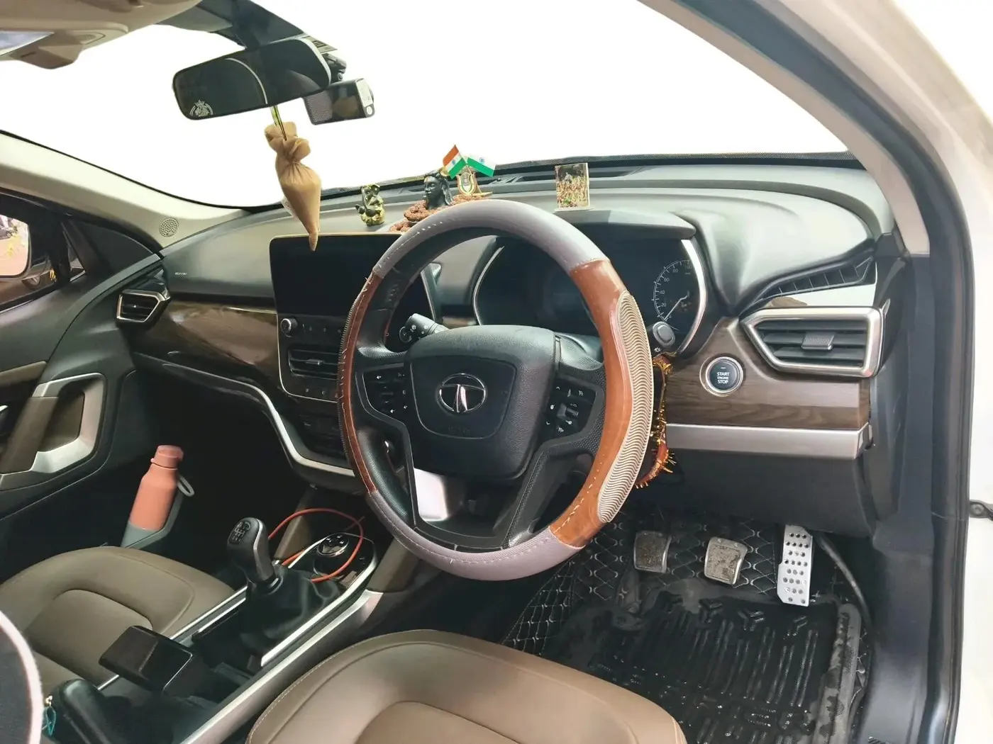 2019 Tata Harrier XZ 2.0L, Diesel, Manual, 1,04,523 km, interior