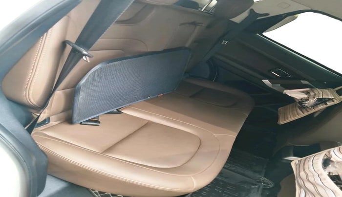 2019 Tata Harrier XZ 2.0L, Diesel, Manual, 1,04,523 km, interior