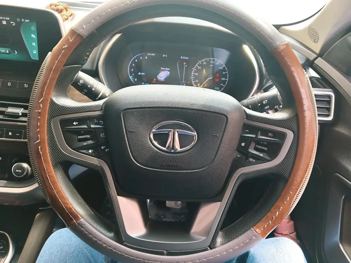 2019 Tata Harrier XZ 2.0L, Diesel, Manual, 1,04,523 km, interior